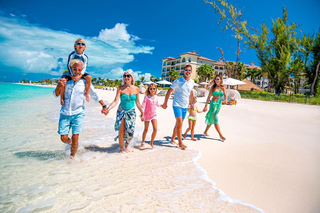 Plan Family Vacation: A Traveling Checklist for Family