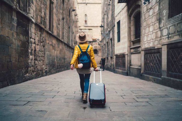Travel Like a Pro: Insider Tips and Tricks for Every Traveler - Short ...