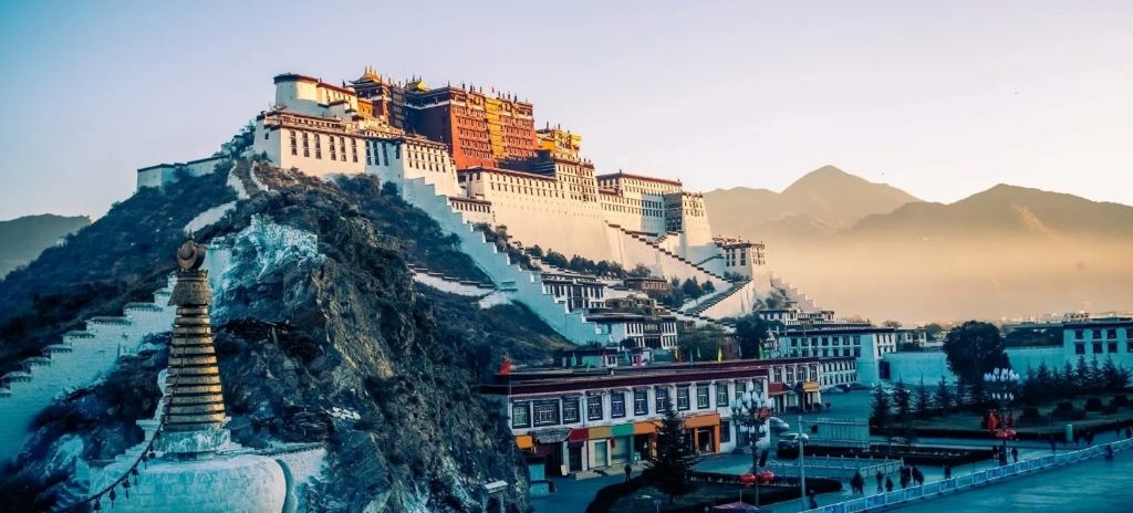  What are the top attractions in Tibet for first-time visitors?